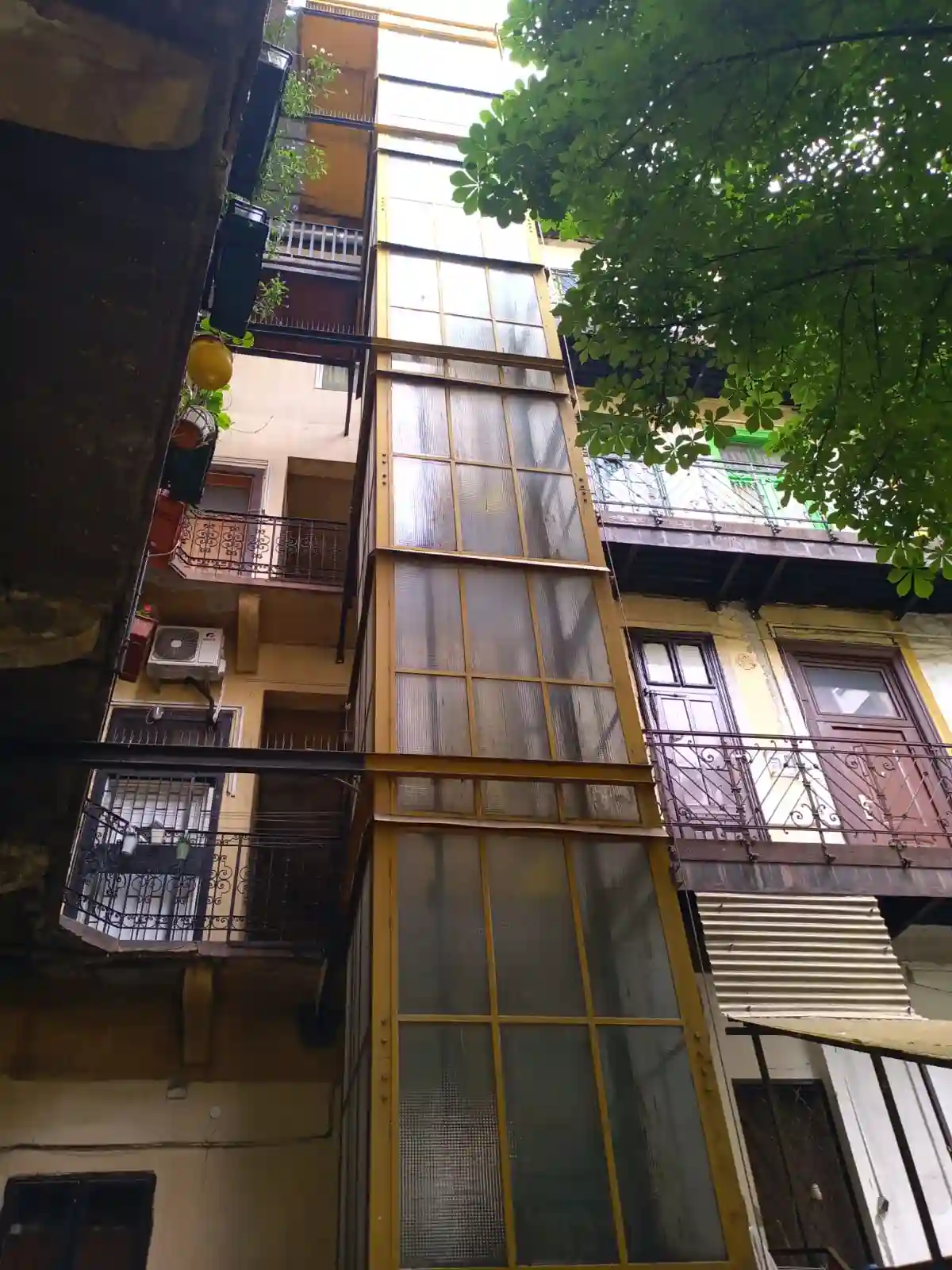 expertlift-budapest-ulloi-ut-lift-felujita-uj-lift-2.webp